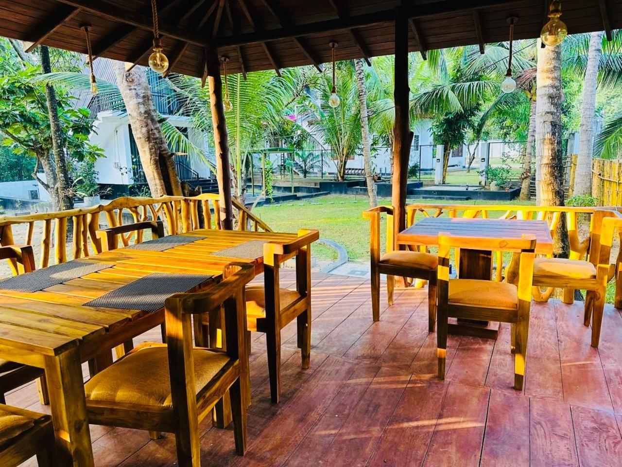 Residence Inn Udawalawe Buitenkant foto
